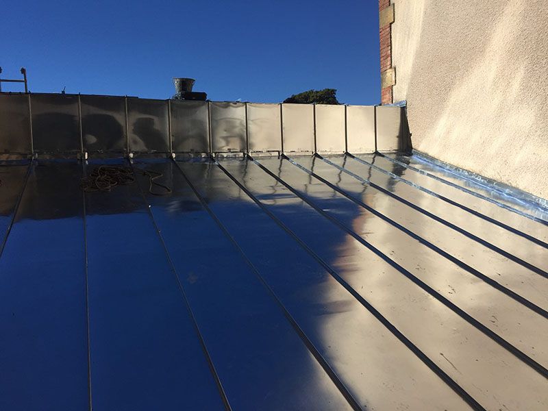 Toiture à joints debouts en zinc